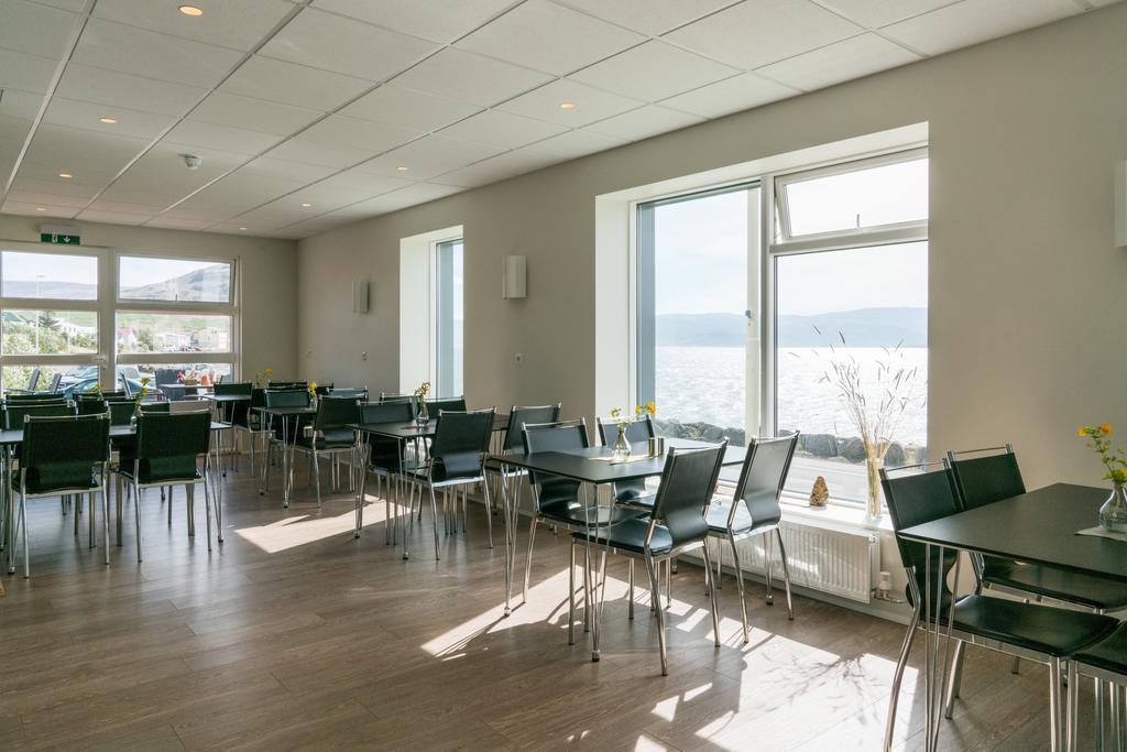 Hotel West Patreksfjordur エクステリア 写真