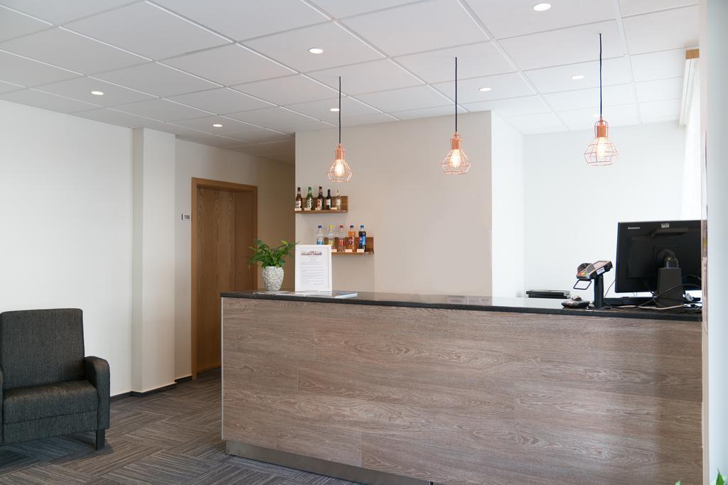Hotel West Patreksfjordur エクステリア 写真